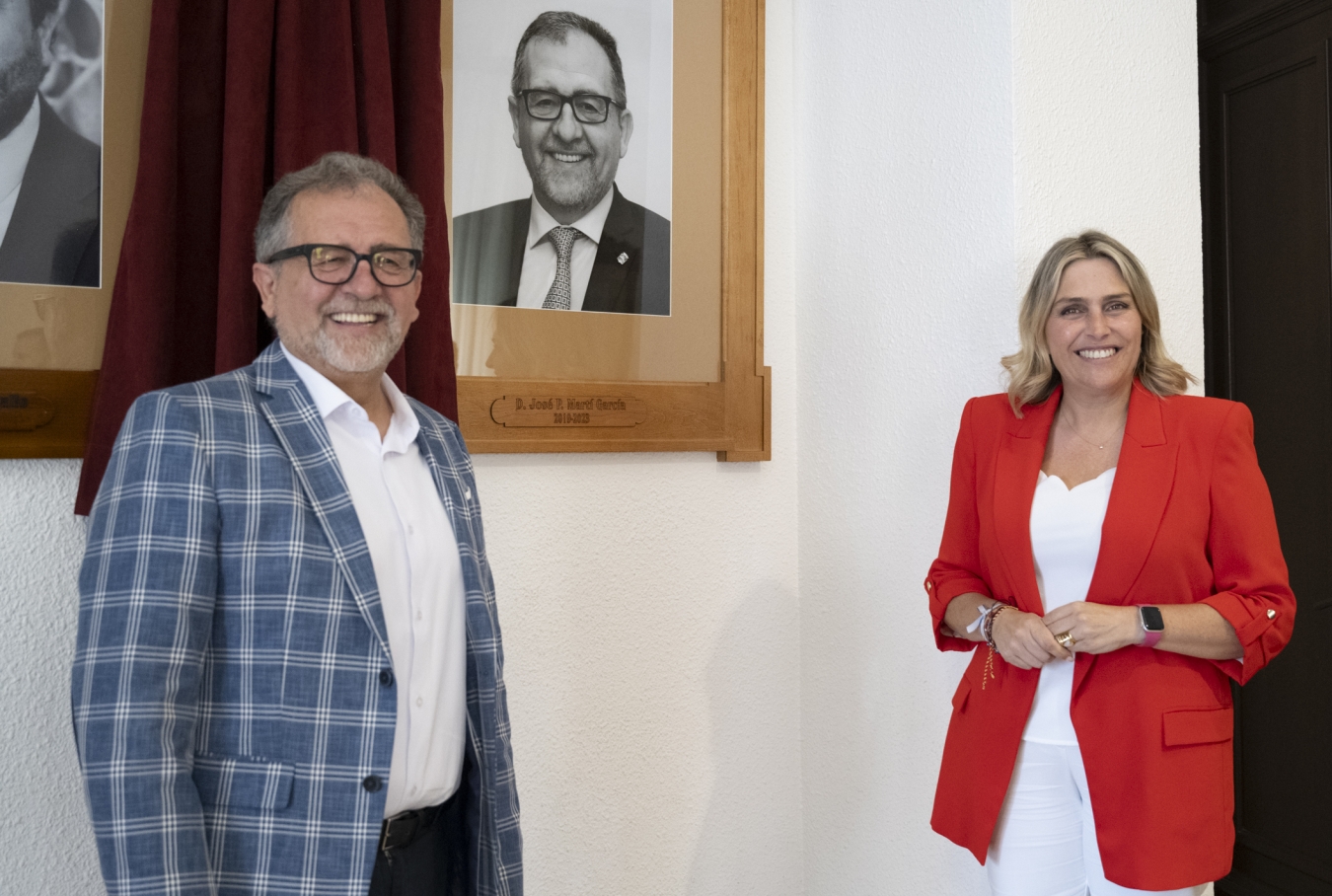 El retrato del expresidente José Martí ya cuelga en la Sala de Comisiones de la Diputación de Castellón