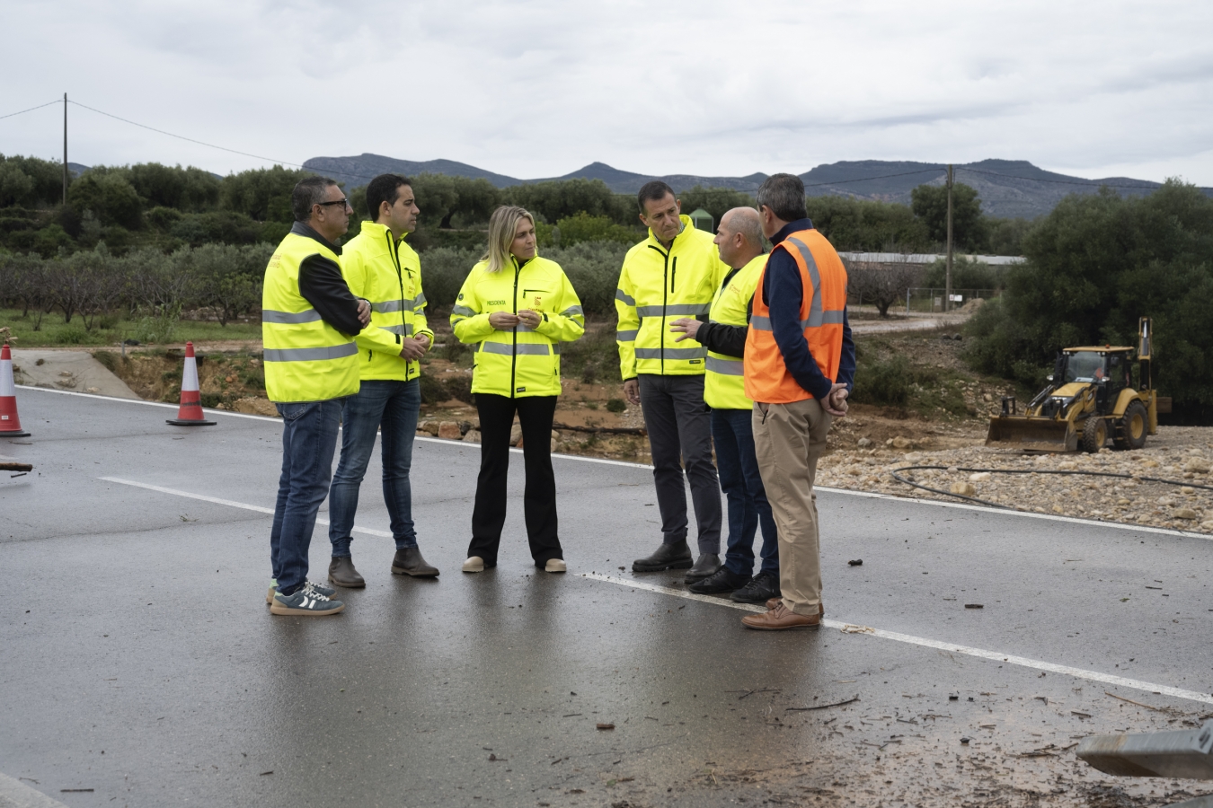La Diputación de Castellón dobla el número de equipos de vialidad invernal para acondicionar y restablecer el tráfico en las carreteras afectadas por la DANA