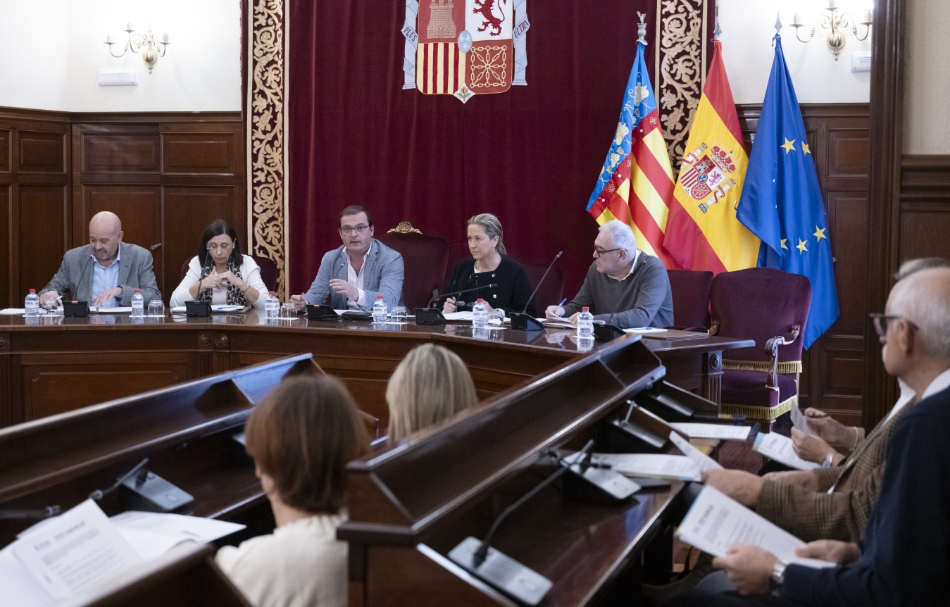 La Diputación reafirma su apuesta por embellecer y dinamizar las calles de Morella con la concesión de 32.670 euros en ayudas a entidades sin ánimo de lucro por la decoración del 55 Sexenni