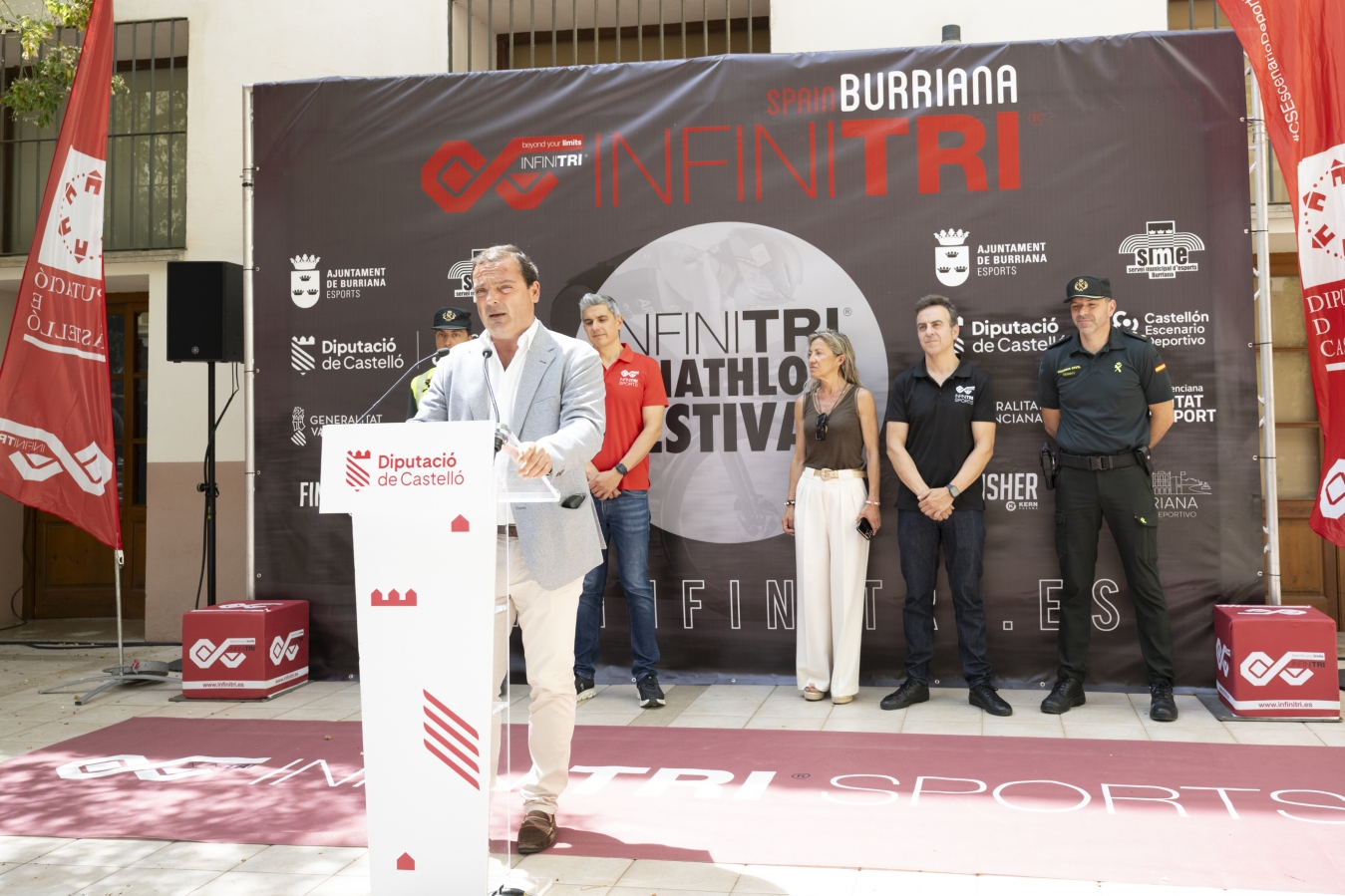 La Diputació de Castelló destaca el Infinitri Burriana Triathlon Festival com una cita de referència per a projectar el potencial paisatgístic de Castelló